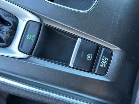 Used 2019 Honda Accord EX image 28