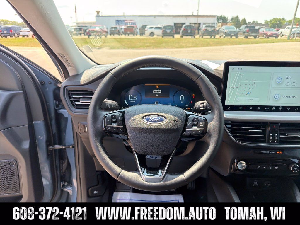 Used 2025 Ford Escape Platinum AWD/4WD image 13