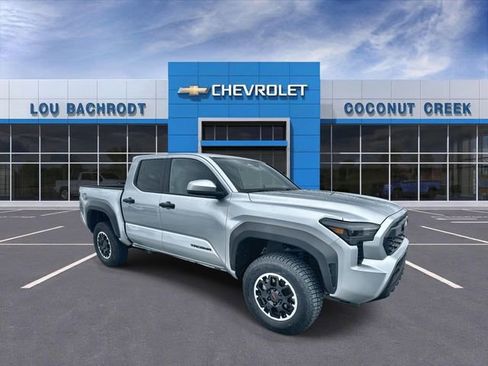 Used 2024 Toyota Tacoma TRD Off-Road image 2