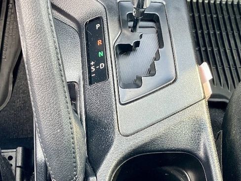 Used 2017 Toyota RAV4 LE w/ Carpet Mat Package AWD/4WD image 13