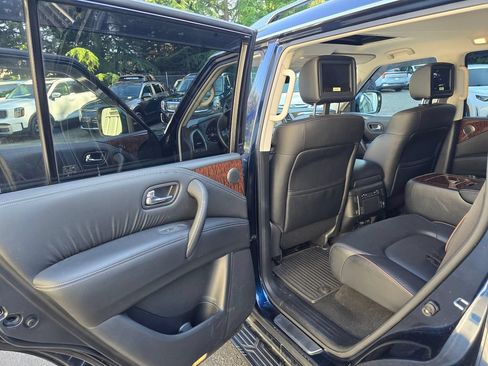 Used 2019 Nissan Armada Platinum w/ Captain's Chairs Package AWD/4WD image 9