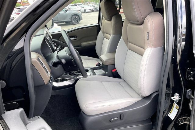 Certified 2023 Nissan Frontier SV w/ SV Convenience Package RWD image 24