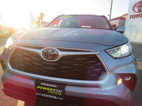 Certified 2023 Toyota Highlander XLE image 5