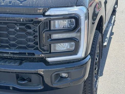 New 2026 Ford F250 Lariat w/ Black Appearance Package image 27