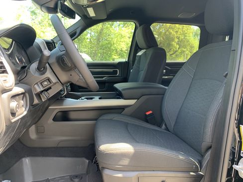 New 2026 RAM 3500 Big Horn AWD/4WD image 14