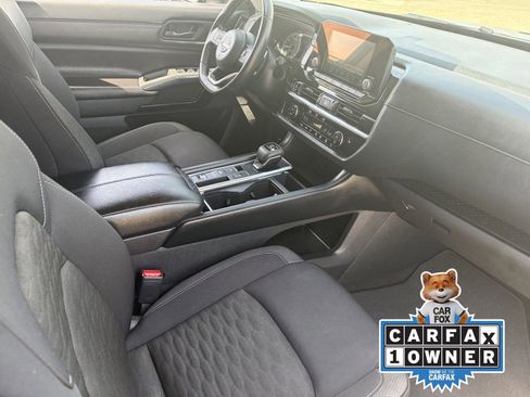 Certified 2024 Nissan Pathfinder SV FWD image 13