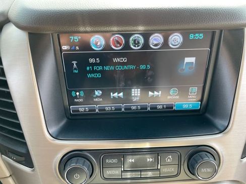 Used 2020 GMC Yukon Denali w/ Denali Premium Package image 24