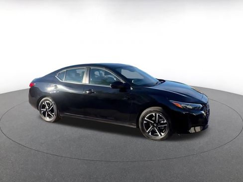 Used 2025 Nissan Sentra SV image 2