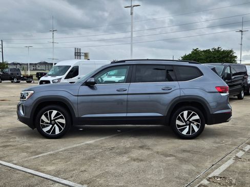 Used 2025 Volkswagen Atlas SE image 7