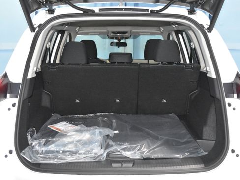 New 2026 Nissan Rogue SV w/ Cold Weather Package FWD image 24