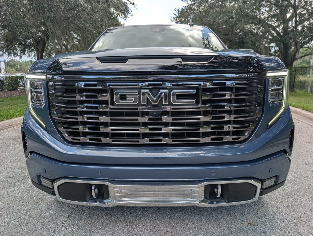 Used 2025 GMC Sierra 1500 Denali Ultimate AWD/4WD image 2