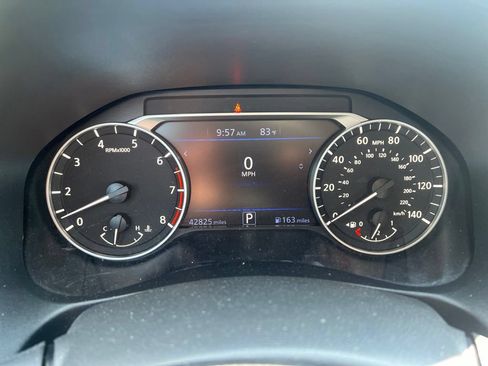 Used 2024 Nissan Altima 2.5 SV FWD image 3