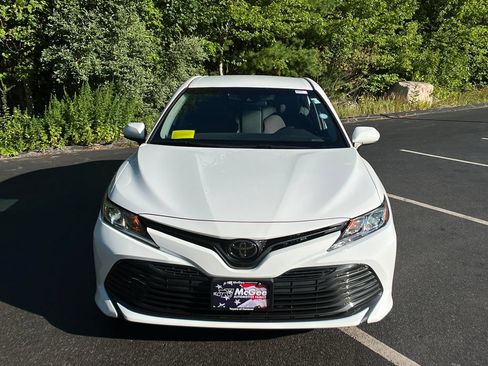 Used 2019 Toyota Camry LE FWD image 8