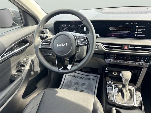 New 2026 Kia Seltos EX FWD image 13
