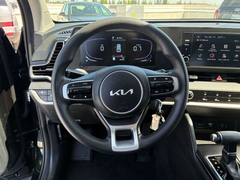 Used 2025 Kia Sportage LX FWD image 25