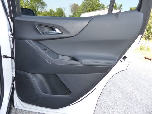 Used 2026 Chevrolet Equinox LT FWD image 33