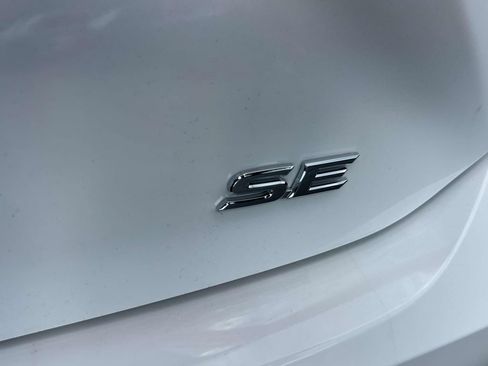 New 2026 Toyota Camry SE FWD image 11