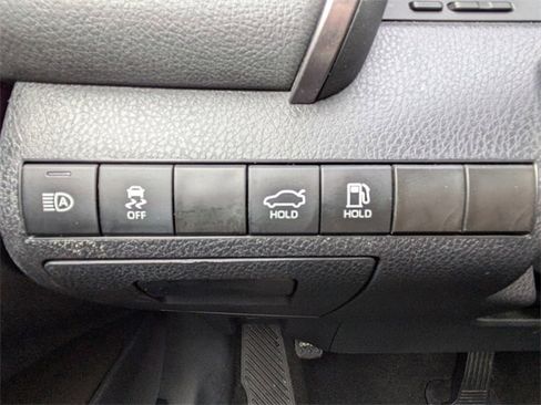 Used 2024 Toyota Camry SE image 23