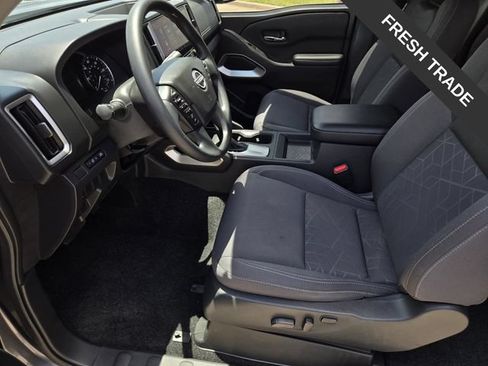Used 2025 Nissan Frontier SV RWD image 17