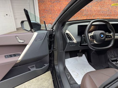 Used 2026 BMW iX xDrive45 image 9