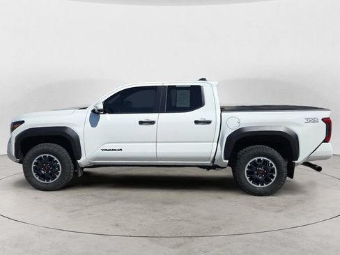 Used 2024 Toyota Tacoma TRD Off-Road w/ TRD Off Road Premium Package AWD/4WD image 8