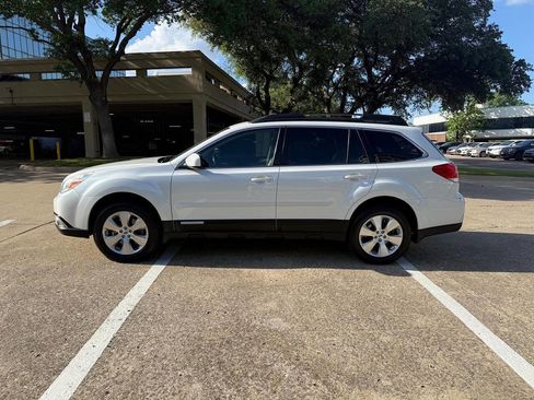 Used 2012 Subaru Outback 3.6R Limited w/ Moonroof Pkg image 3