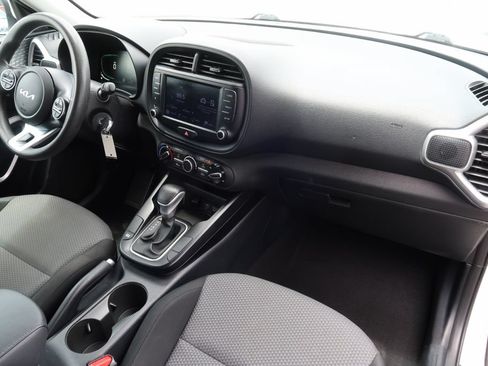 Used 2023 Kia Soul LX w/ Option Group 015 FWD image 7