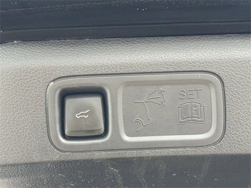 Used 2024 Ford Expedition Limited image 37