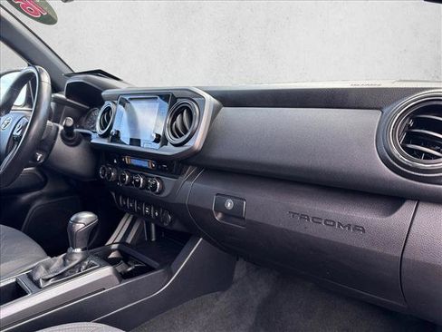 Used 2016 Toyota Tacoma TRD Off-Road w/ Premium & Technology Package image 20