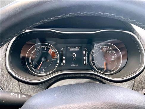 Used 2019 Jeep Cherokee Latitude Plus FWD image 22