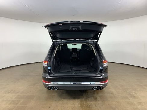 Used 2022 Lincoln Aviator AWD w/ Premium Package image 12