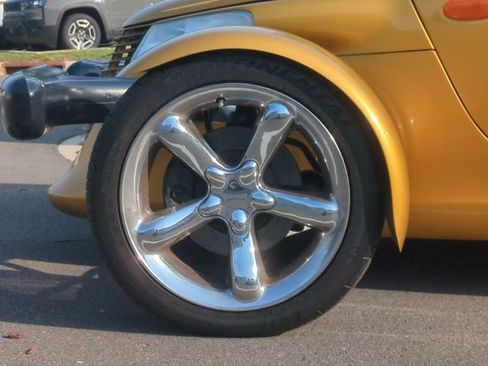 Used 2002 Chrysler Prowler RWD image 11