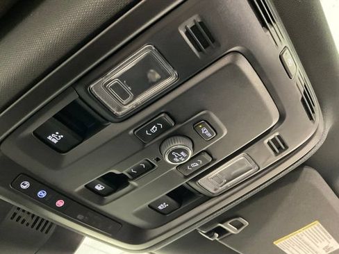 Used 2025 GMC Yukon AT4 w/ AT4 Premium Package AWD/4WD image 27