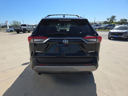 Used 2025 Toyota RAV4 Limited image 17