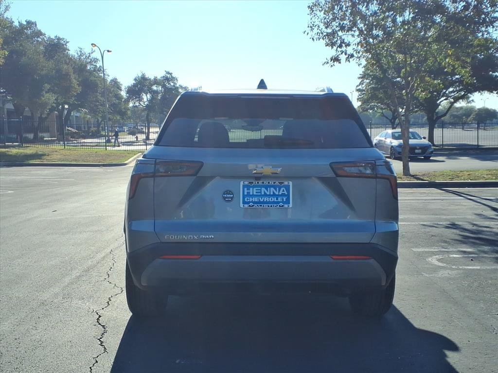 Used 2025 Chevrolet Equinox LT w/ Convenience Package II AWD/4WD image 6