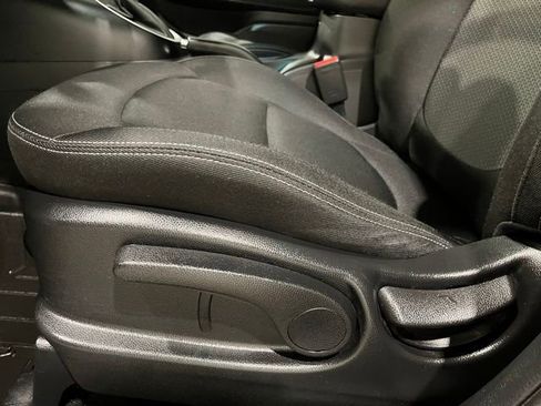Used 2017 Kia Soul + FWD image 14