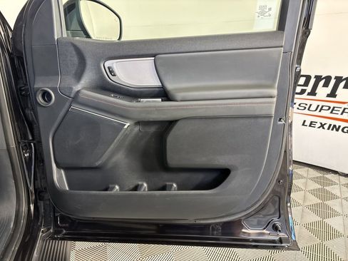 Used 2025 Ford Expedition Active AWD/4WD image 27
