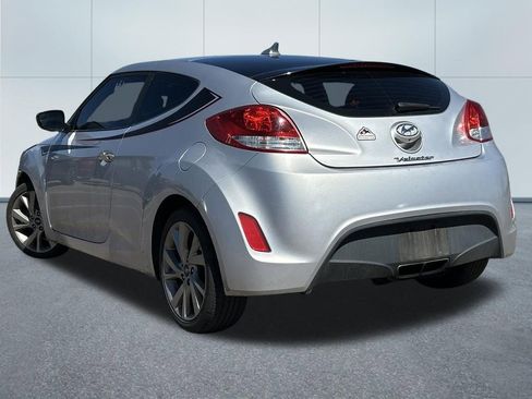 Used 2017 Hyundai Veloster Base image 29