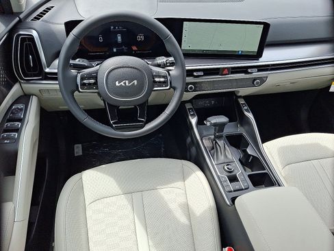 New 2025 Kia Sorento S image 7