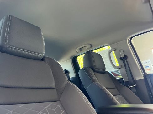 Used 2025 Nissan Frontier SV RWD image 16