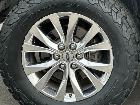 Used 2015 Ford F150 Lariat w/ Equipment Group 502A Luxury image 27