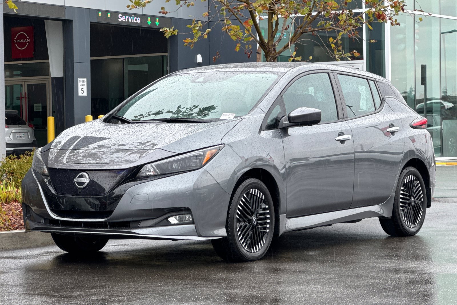Certified 2025 Nissan Leaf SV Plus FWD image 8