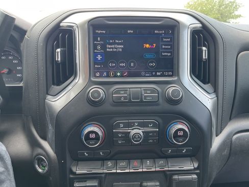 Used 2021 Chevrolet Silverado 1500 LT Trail Boss w/ Convenience Package II AWD/4WD image 15