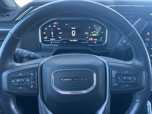 Used 2025 GMC Sierra 2500 Denali Ultimate image 18