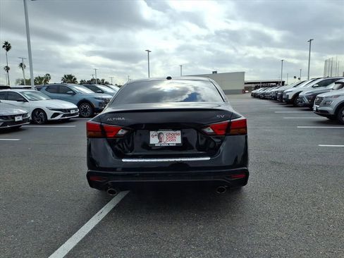 Used 2023 Nissan Altima 2.5 SV w/ SV Premium Package image 4