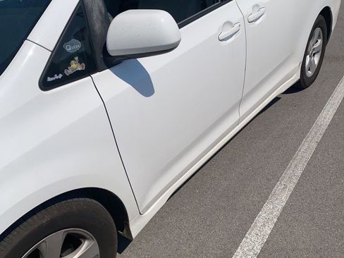 Used 2019 Toyota Sienna LE image 1