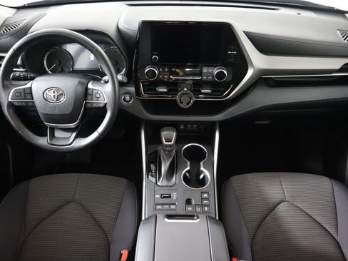 Used 2023 Toyota Highlander LE image 13