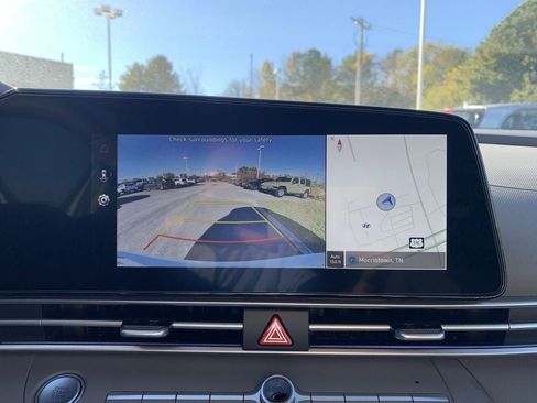 New 2025 Hyundai Elantra SEL image 23