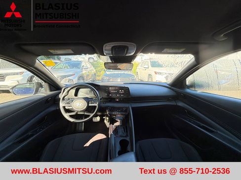 Used 2025 Hyundai Elantra Sport FWD image 25