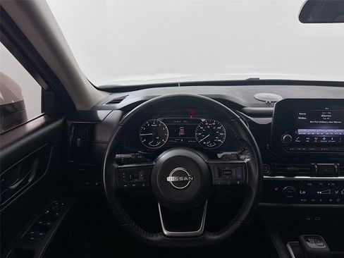 Used 2024 Nissan Pathfinder SV image 20